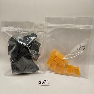 LOT OF 42 USED PLASTIC TILE SHIMS BLACK YELLOW TILE INSTALLATION SPACE SHIMS